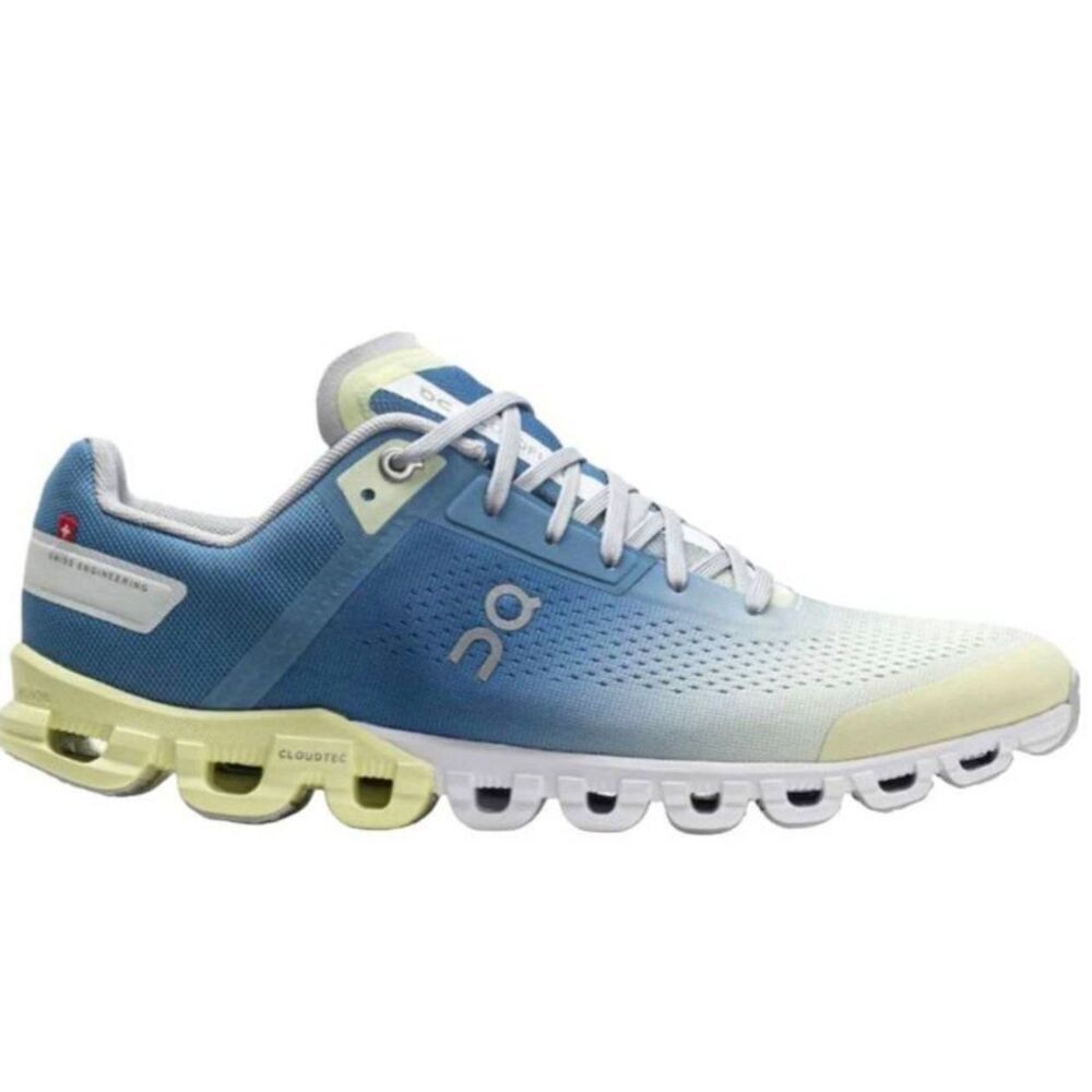 On Running Cloudflow Running Shoes Size 9 - image 1